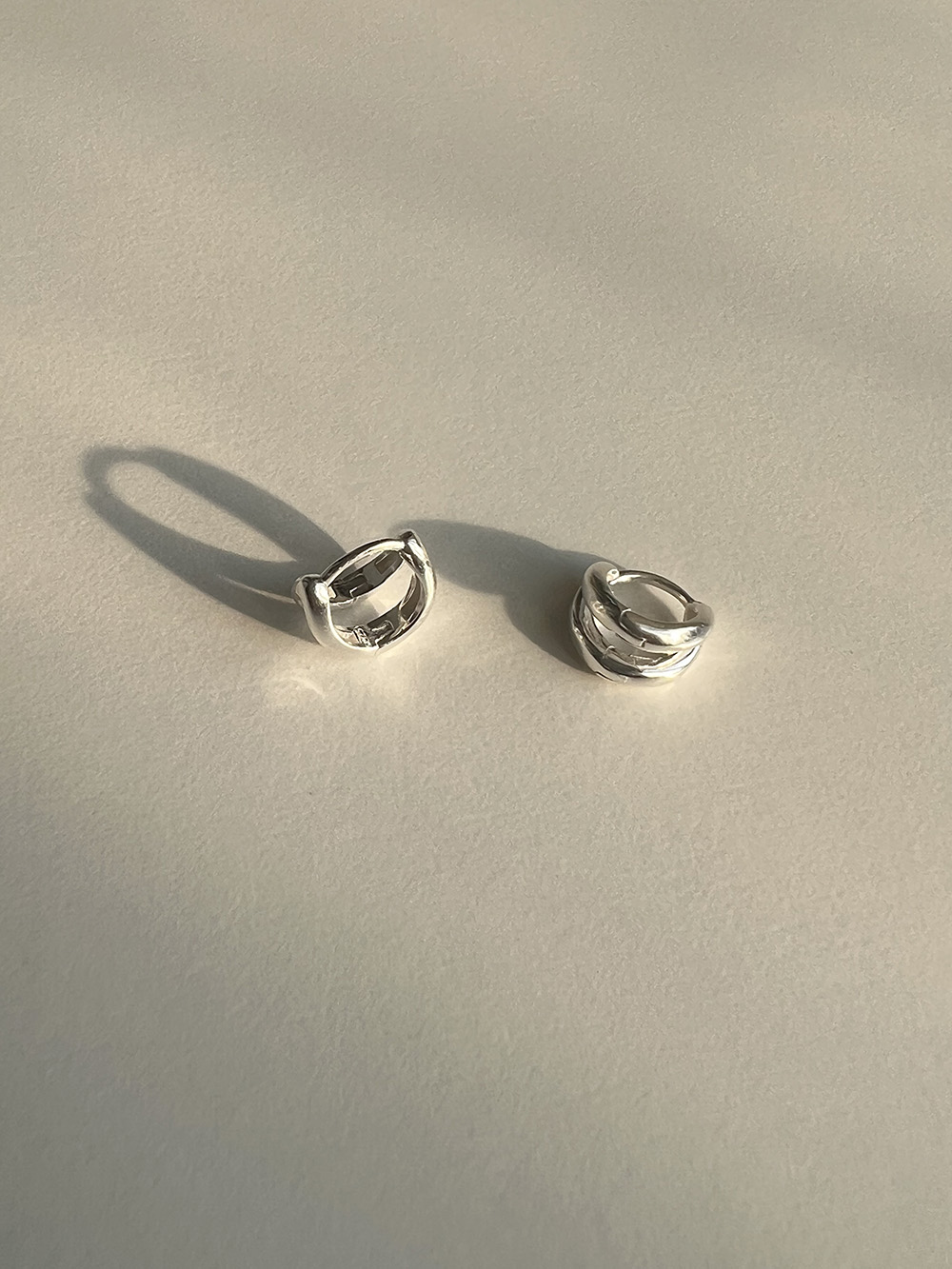 [92.5 silver] Mini frame earring