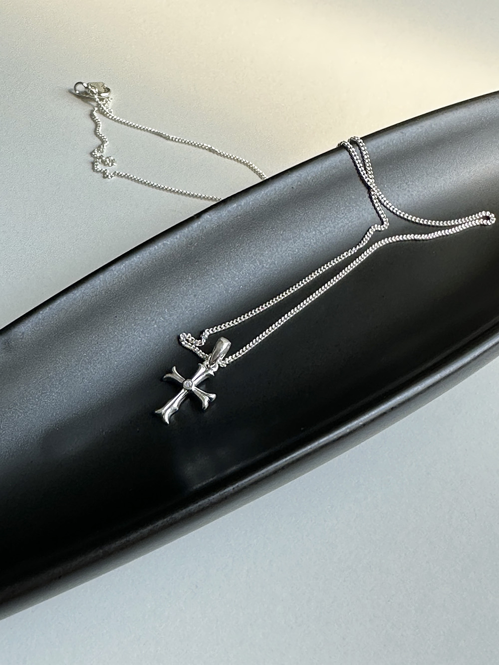 [92.5 silver] Chrome cross necklace