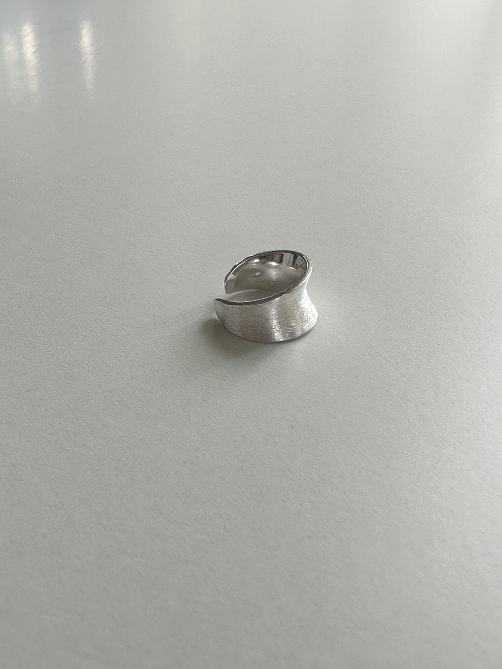 [92.5 silver] Matt hop earcuff