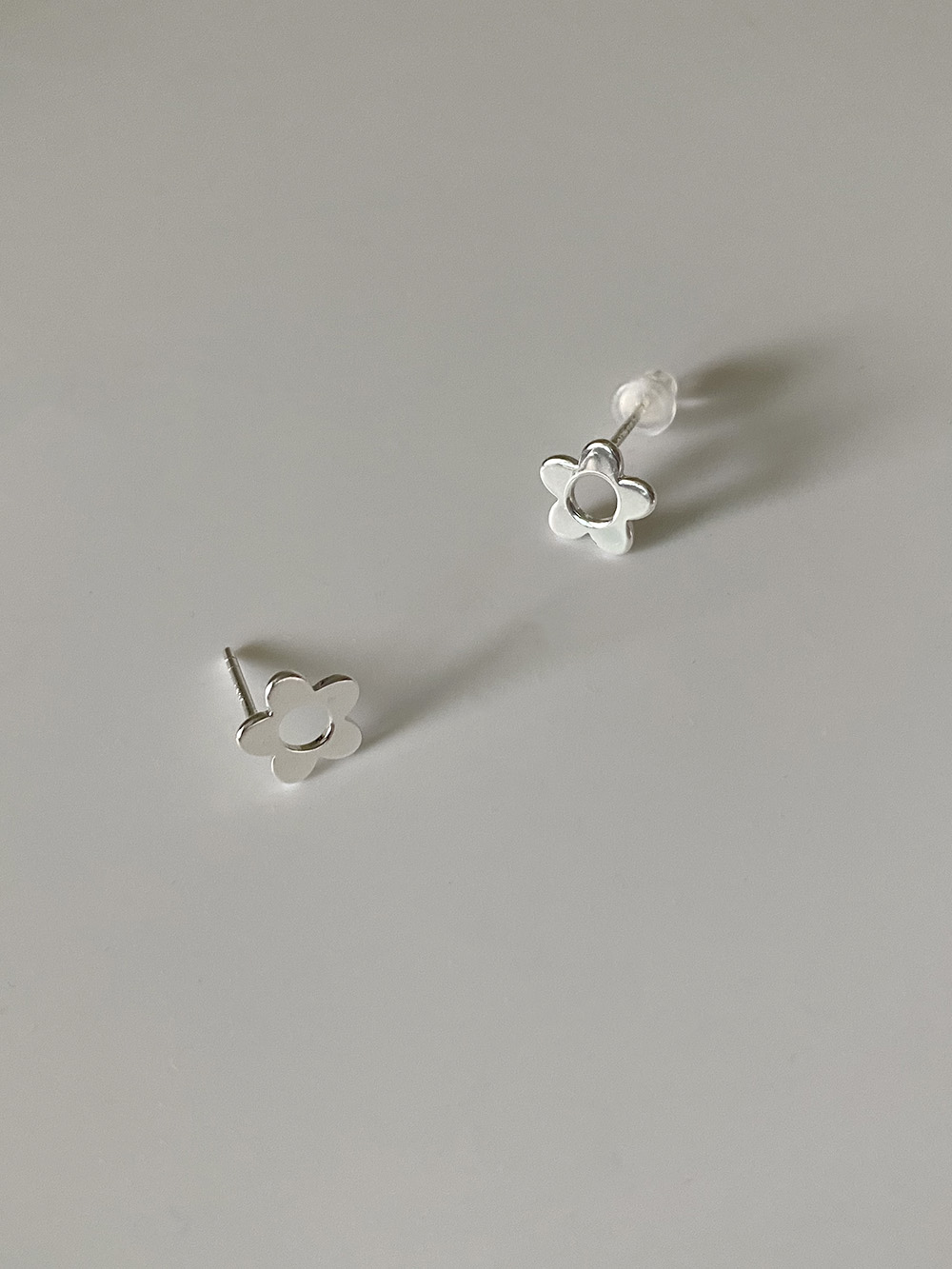 [92.5 silver] silhouette earring
