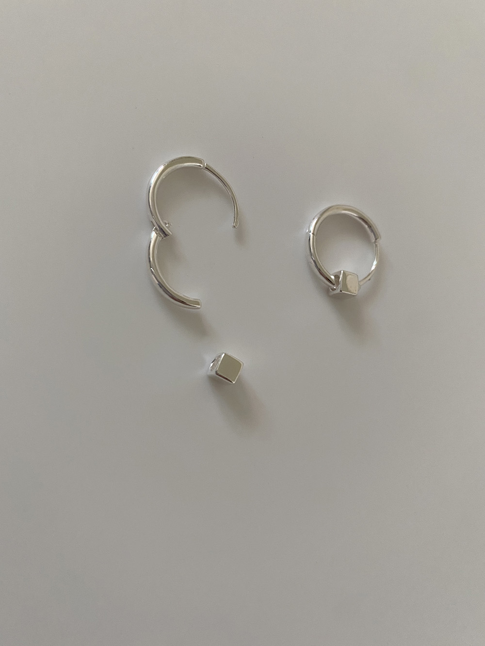 [92.5 silver] square ball earring