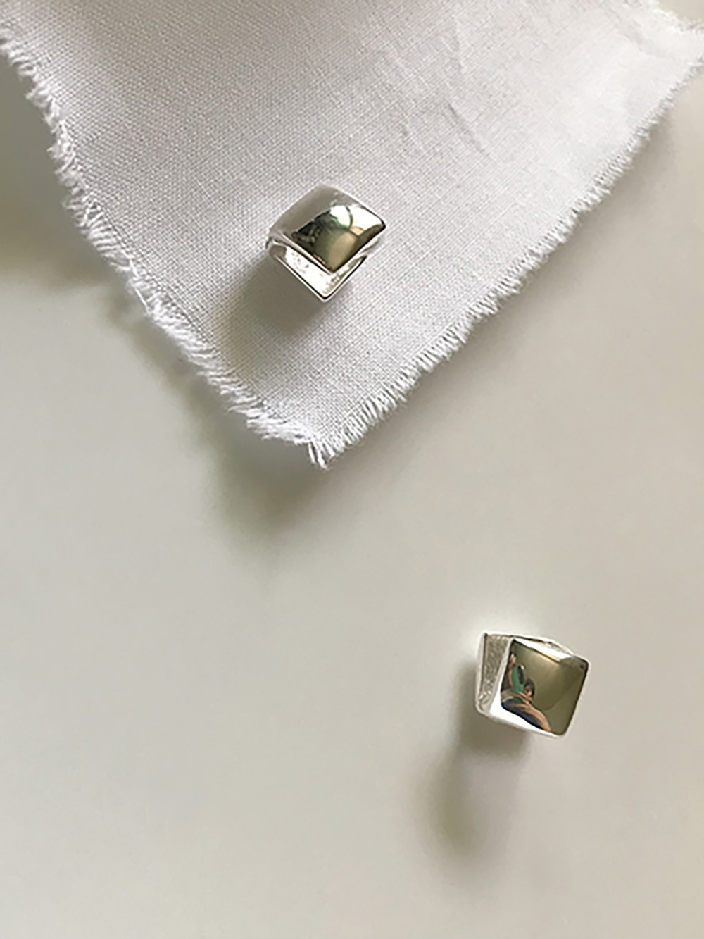 [92.5 silver] cube earring